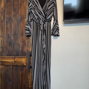 Black & white romper XL